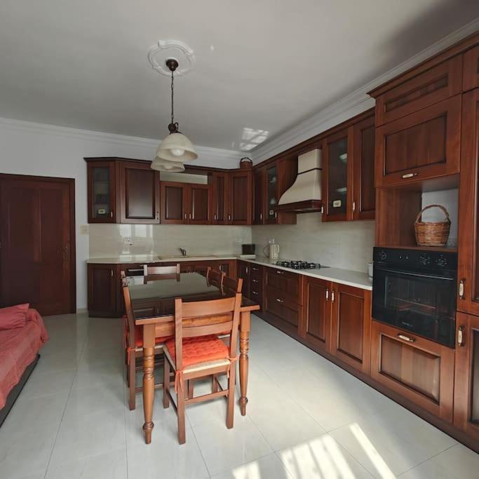 Spacious 4-bedroom Apartment *